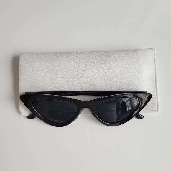 Casual and Cool Women's Clothing Bundle - Size S - Picture 3 of 16